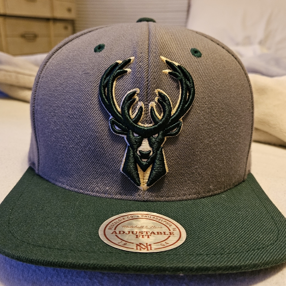 Milwaukee Bucks Mitchell And Ness Snapback Hat